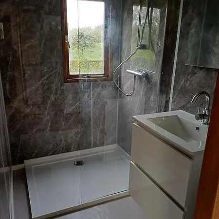 Vrijstaand Met Veel Buitenruimte En Veranda Chalet *
