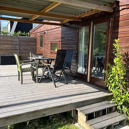 Vrijstaand Met Veel Buitenruimte En Veranda Chalet Zuid-Scharwoude