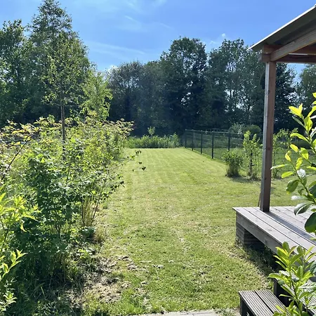 Vrijstaand Met Veel Buitenruimte En Veranda 木屋